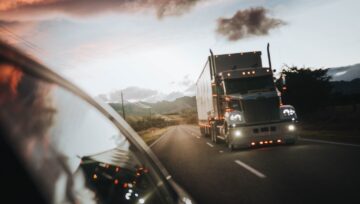 Top benefits of hiring our trucking service